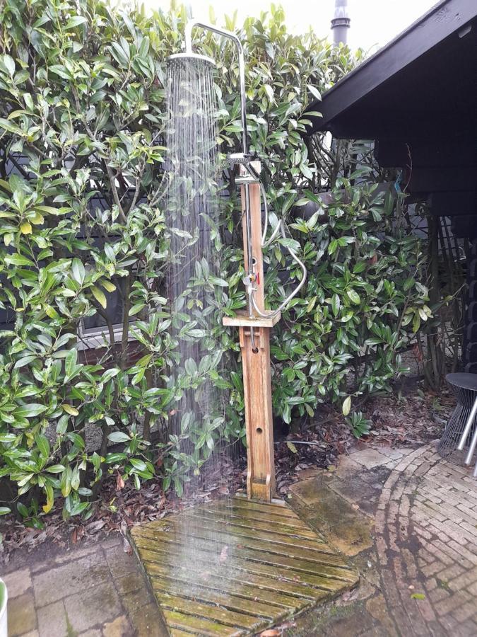 Wuivend Riet Gelegen Op Resort Venetie Giethoorn Exterior foto