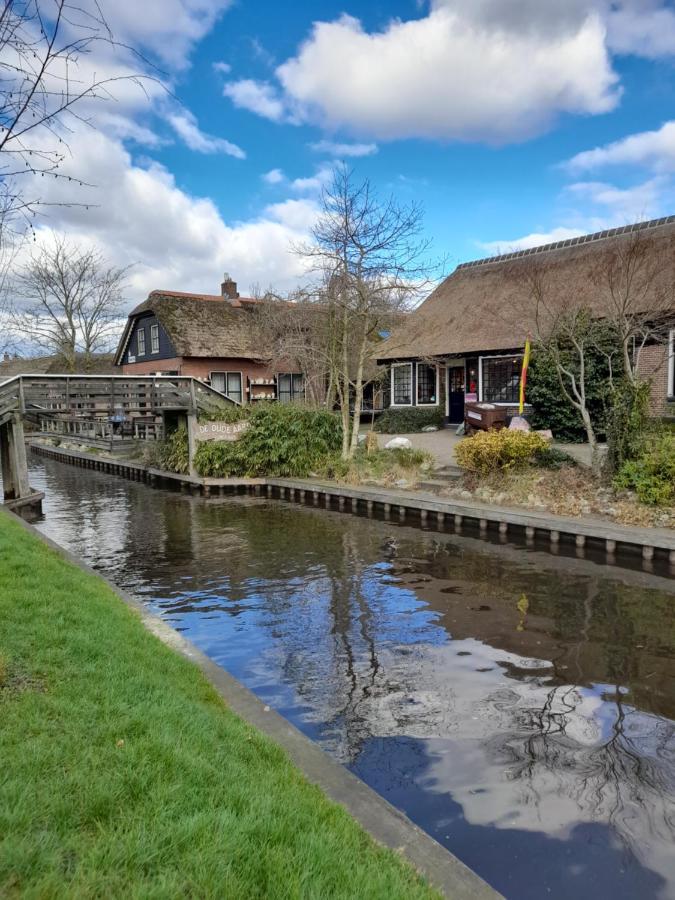 Wuivend Riet Gelegen Op Resort Venetie Giethoorn Exterior foto