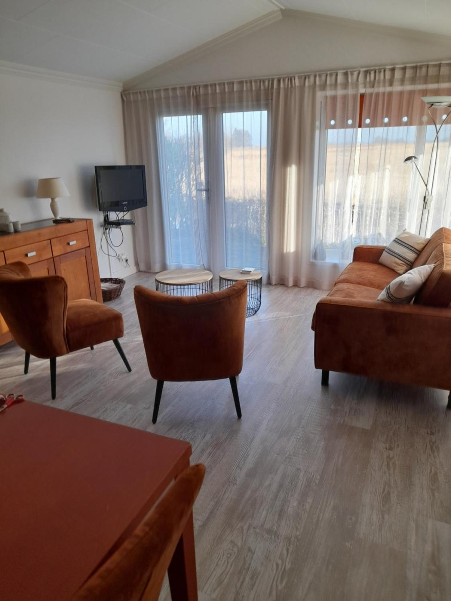 Wuivend Riet Gelegen Op Resort Venetie Giethoorn Zimmer foto