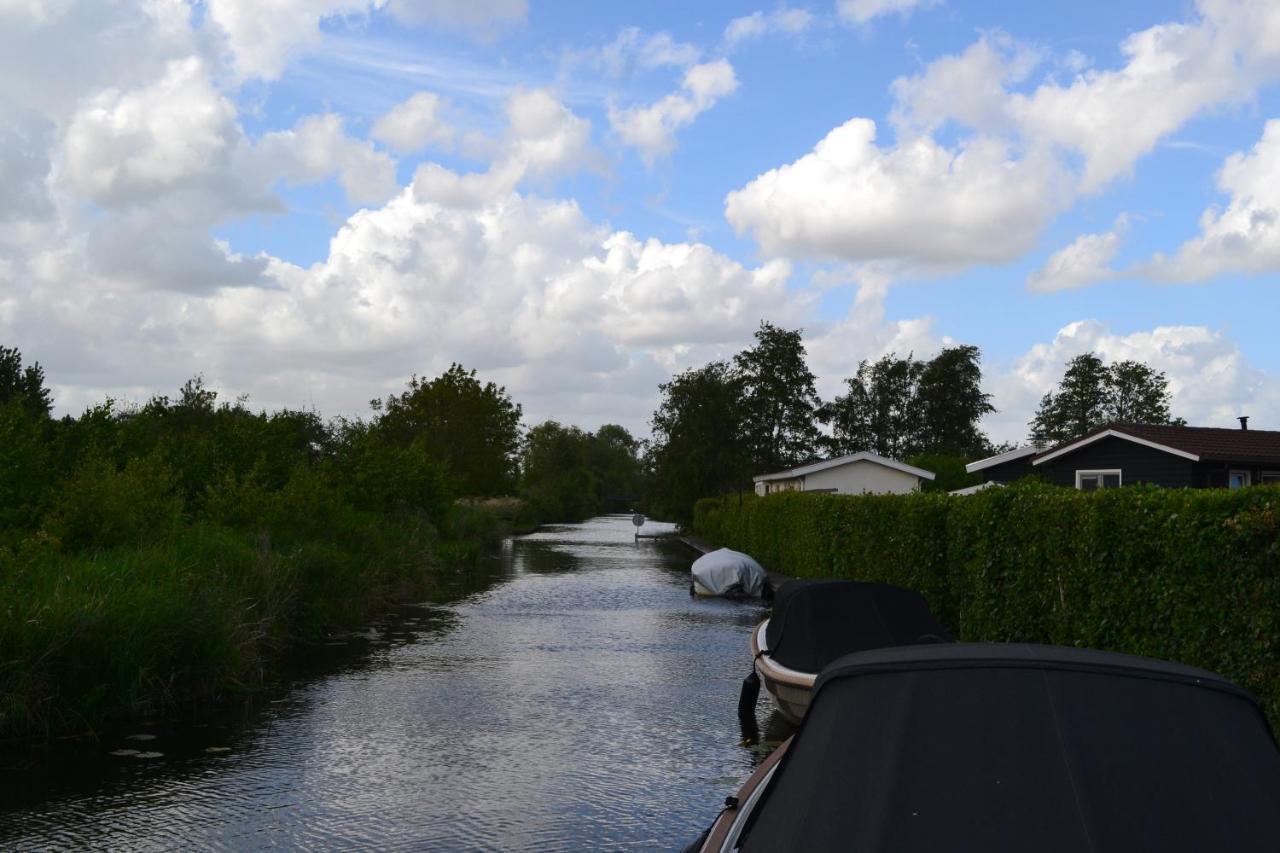 Wuivend Riet Gelegen Op Resort Venetie Giethoorn Exterior foto