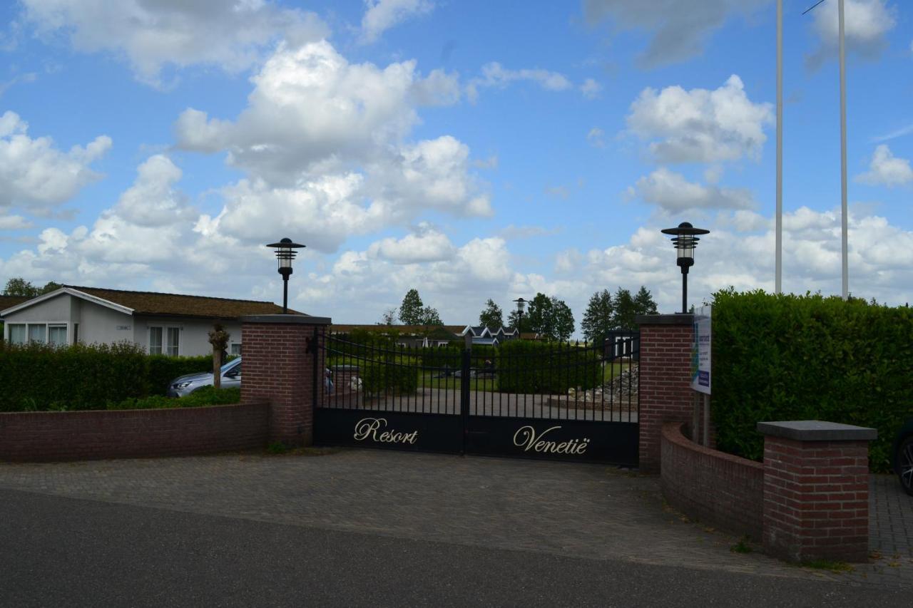 Wuivend Riet Gelegen Op Resort Venetie Giethoorn Exterior foto