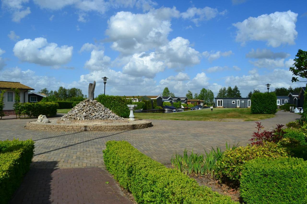 Wuivend Riet Gelegen Op Resort Venetie Giethoorn Exterior foto